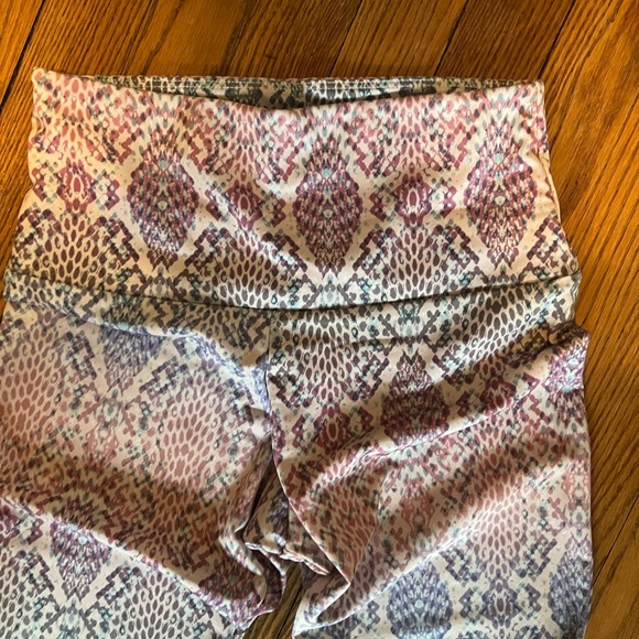 Onzie bra and leggings set - snakeskin pattern - small - Picture 2 of 4